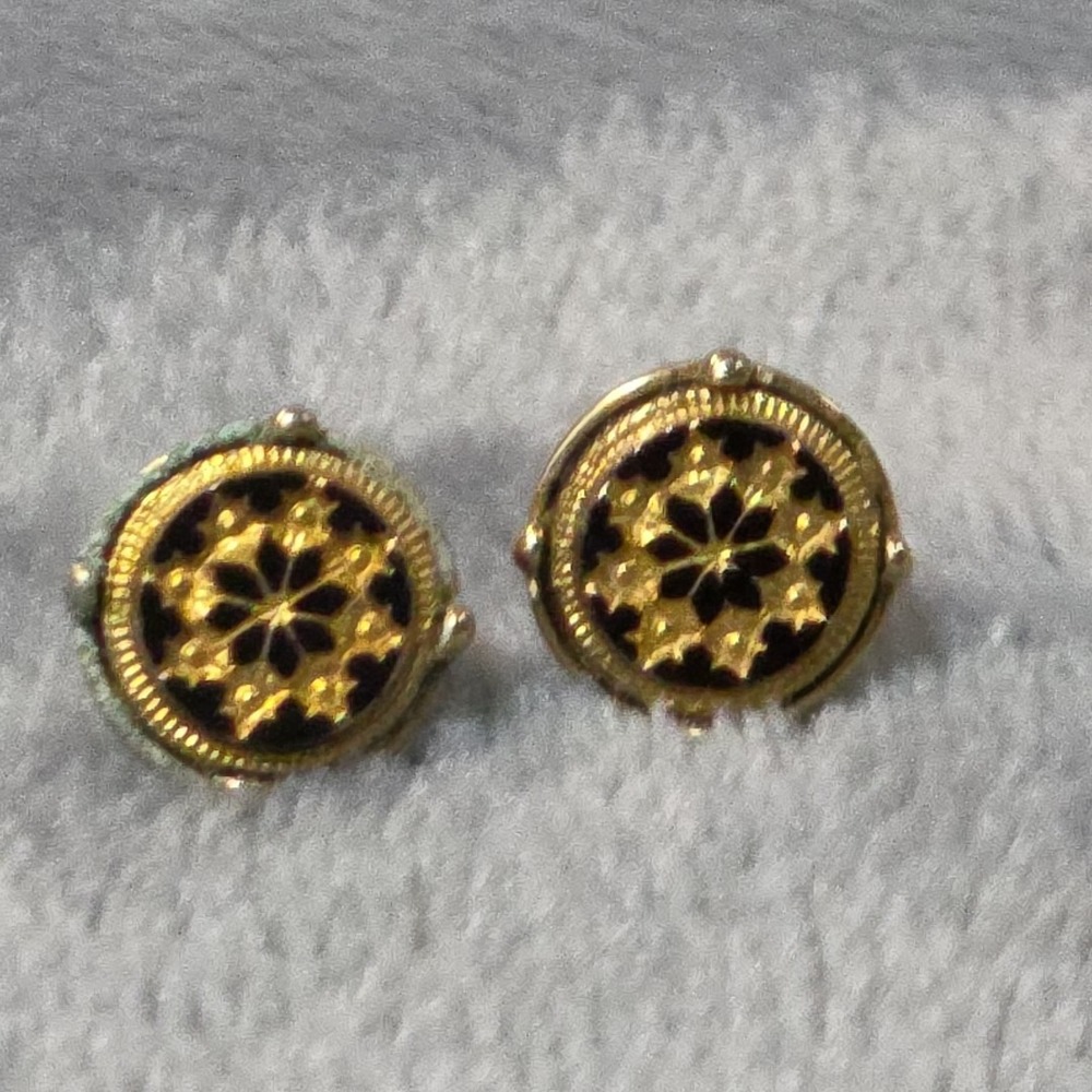 Vintage Gold Tone‎ And Black Stud Earrings Snowflake Geometric